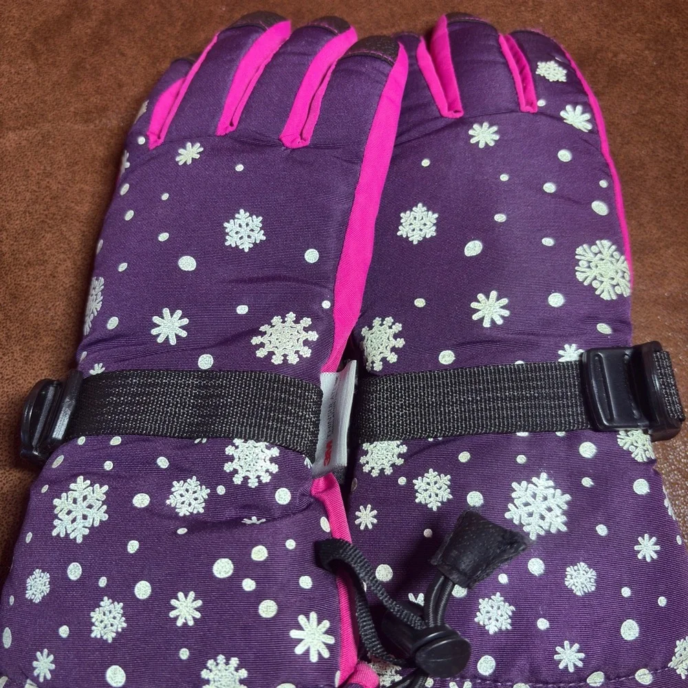 Purple & Hot Pink Snowflake Ski Gloves